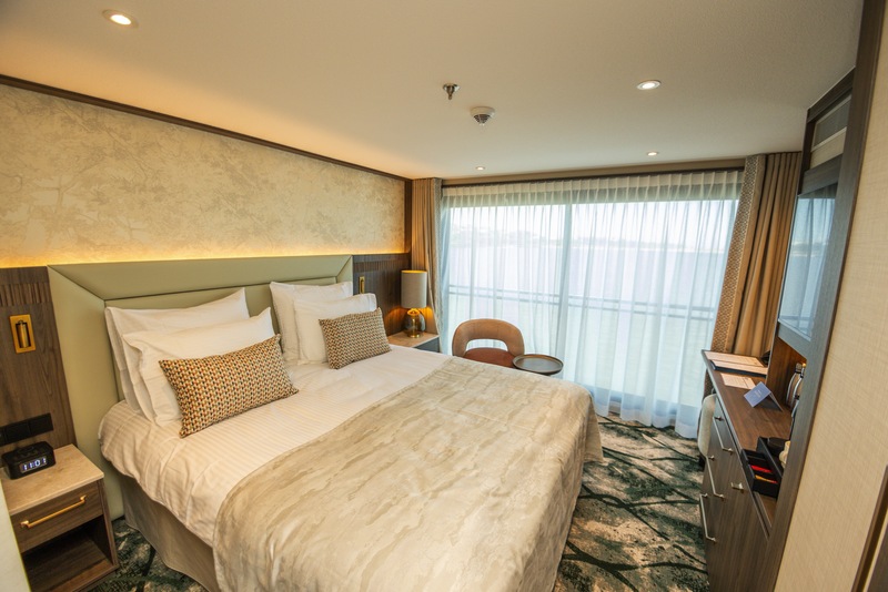 Stern Cabin - Diamond Deck